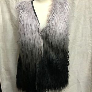 BKE Outerwear vest Sz  XL black/white. See pics for imperfection (Seam interior)